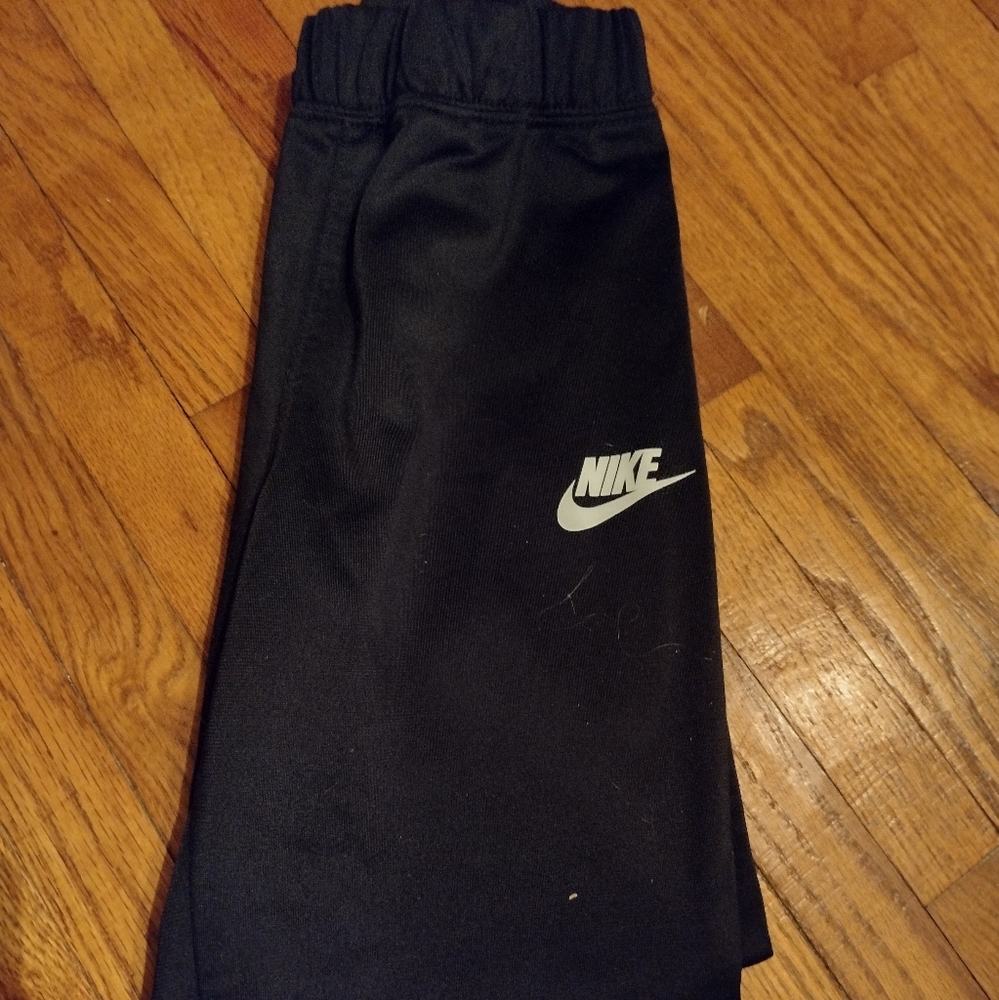 Boys Nike Pants Size 6-7years